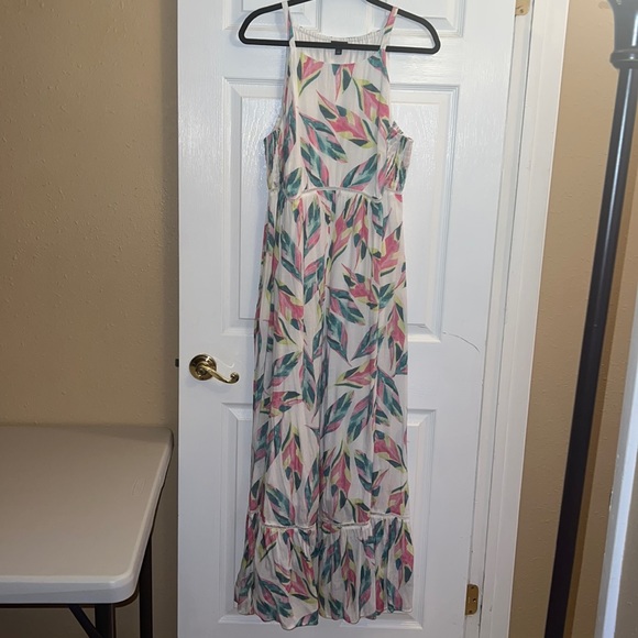 NWOT- WHITE TROPICAL GAUZE SHIRRED HEM MAXI DRESS - size 1 - Picture 4 of 8